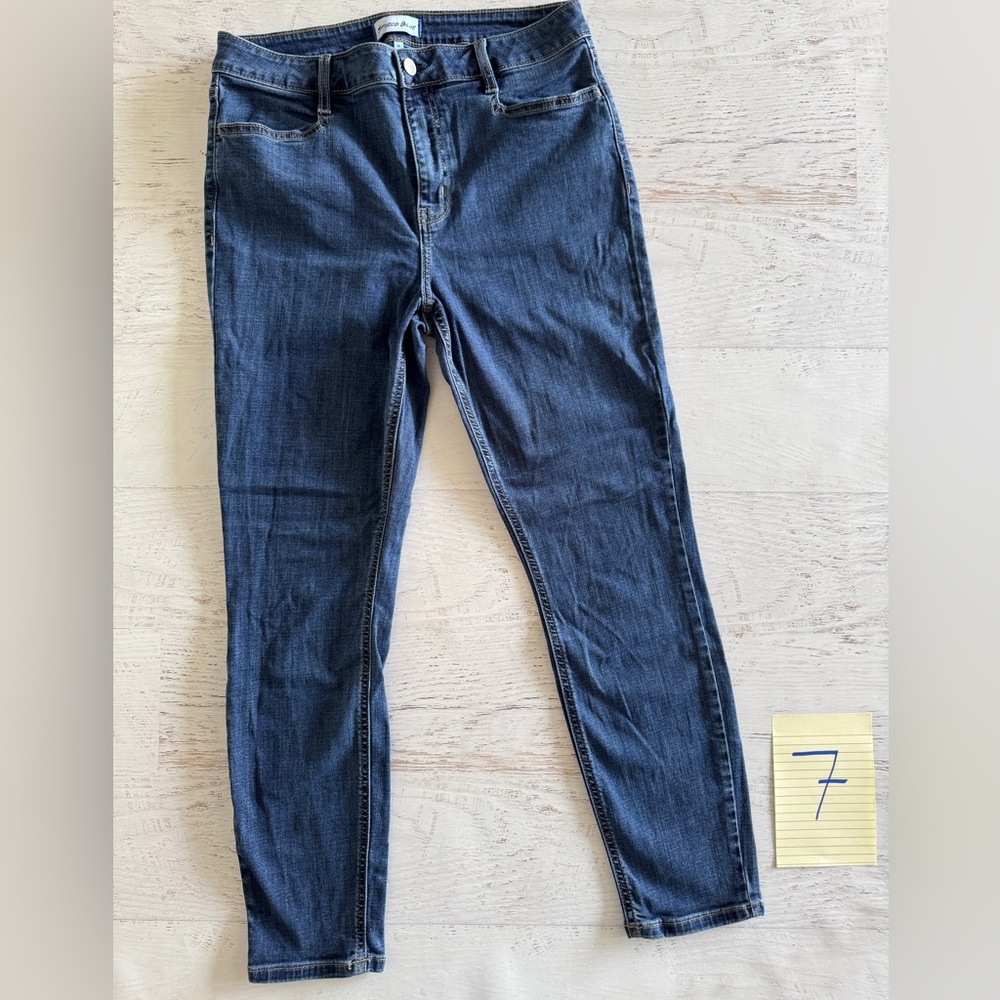 Studio Blue Kelly High Rise Ankle Jean. Size 31. Gently loved 💙
